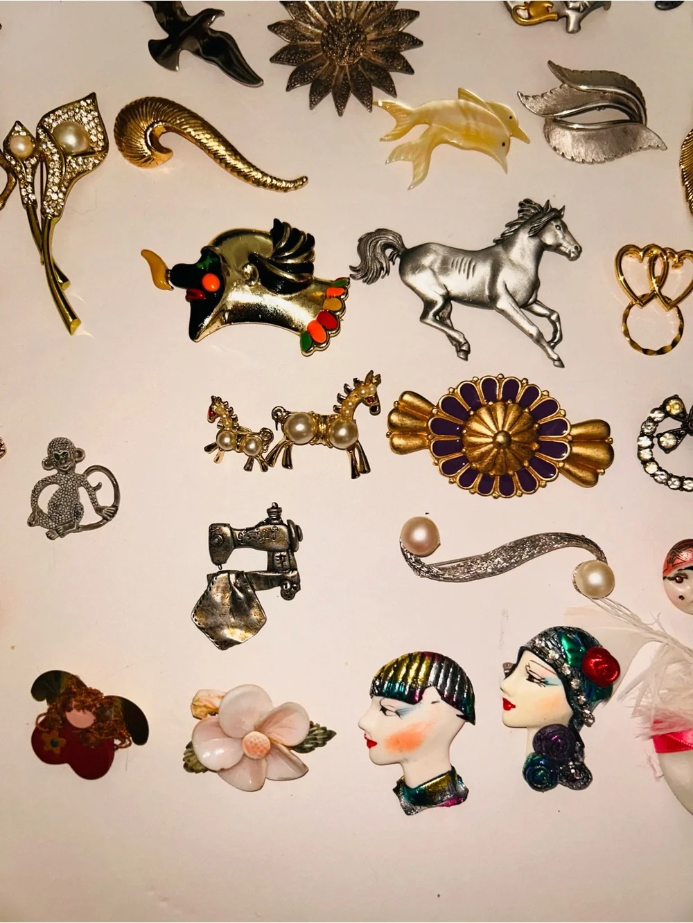 All kinds signed and not 54 brooches